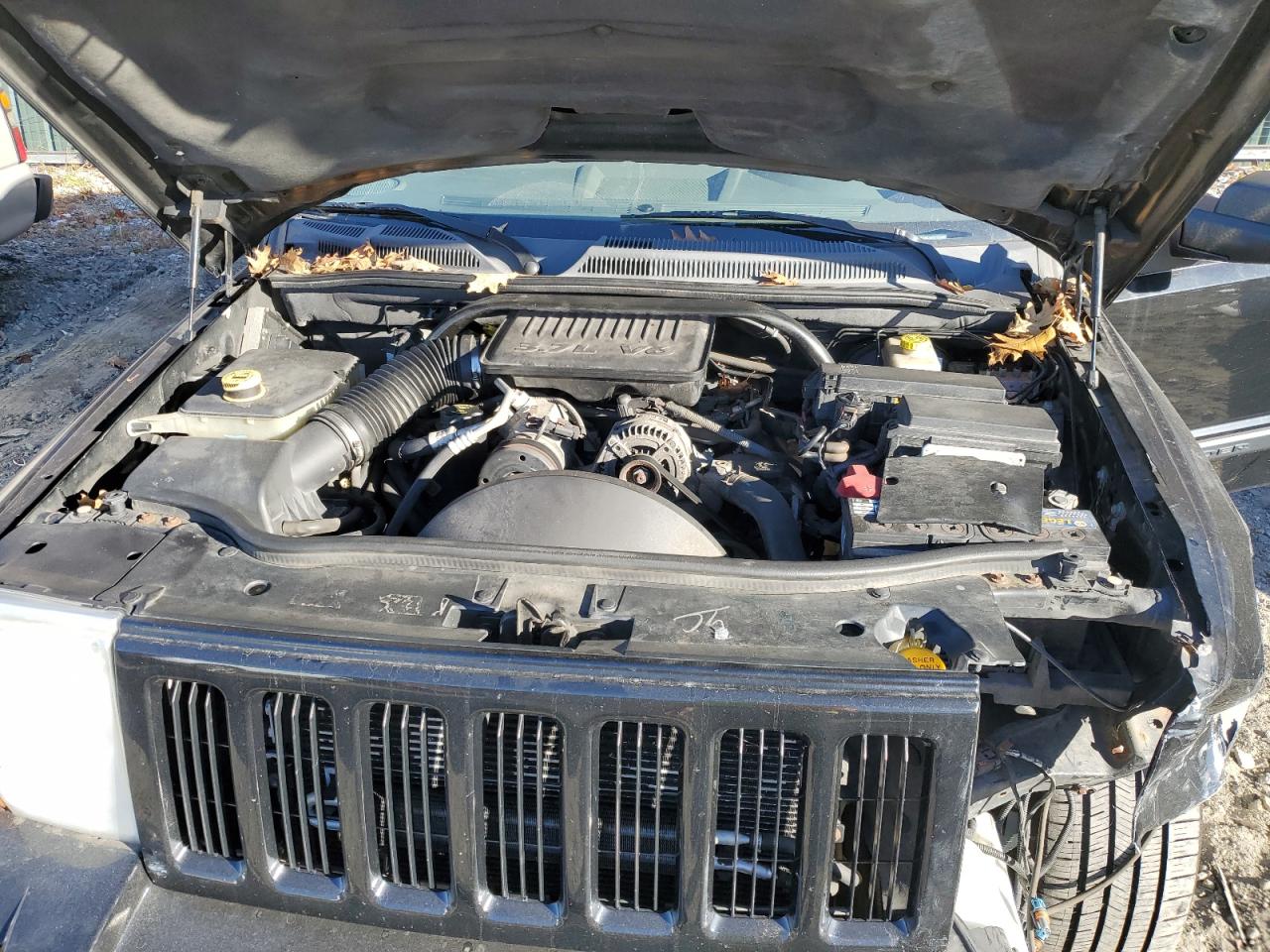 2006 Jeep Commander VIN 1J8HG48K16C174185 Copart auction photo, front end damage thumbnail 12