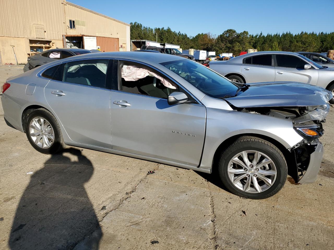2020 Chevrolet Malibu VIN 1G1ZD5ST5LF042755 Copart auction photo, front end damage thumbnail 4