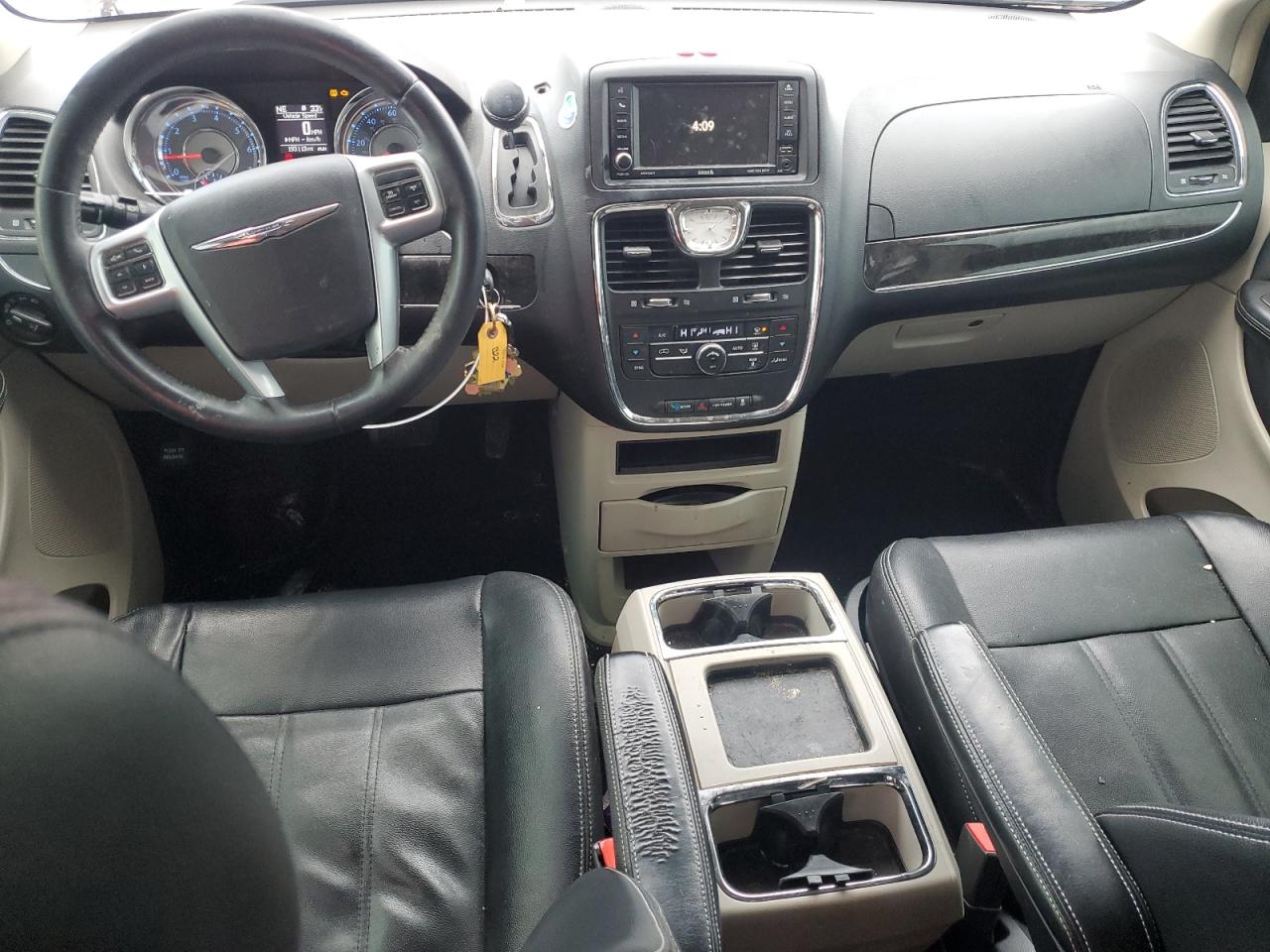 2013 Chrysler Town & Country VIN 2C4RC1BGXDR689619 Copart auction photo, front end damage thumbnail 8