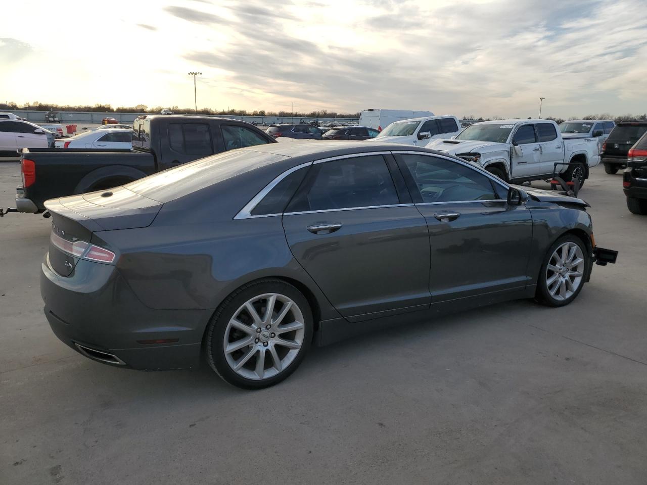 2016 Lincoln MKZ VIN 3LN6L2LUXGR618086 Copart auction photo, front end / hail damage thumbnail 3