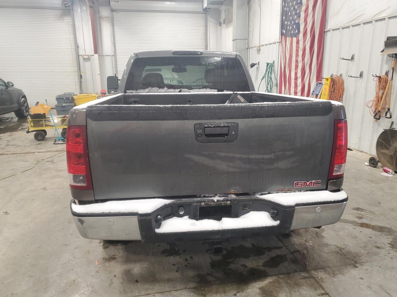 2011 GMC Sierra VIN 1GTR2VE38BZ376865 Copart auction photo, front end damage thumbnail 6