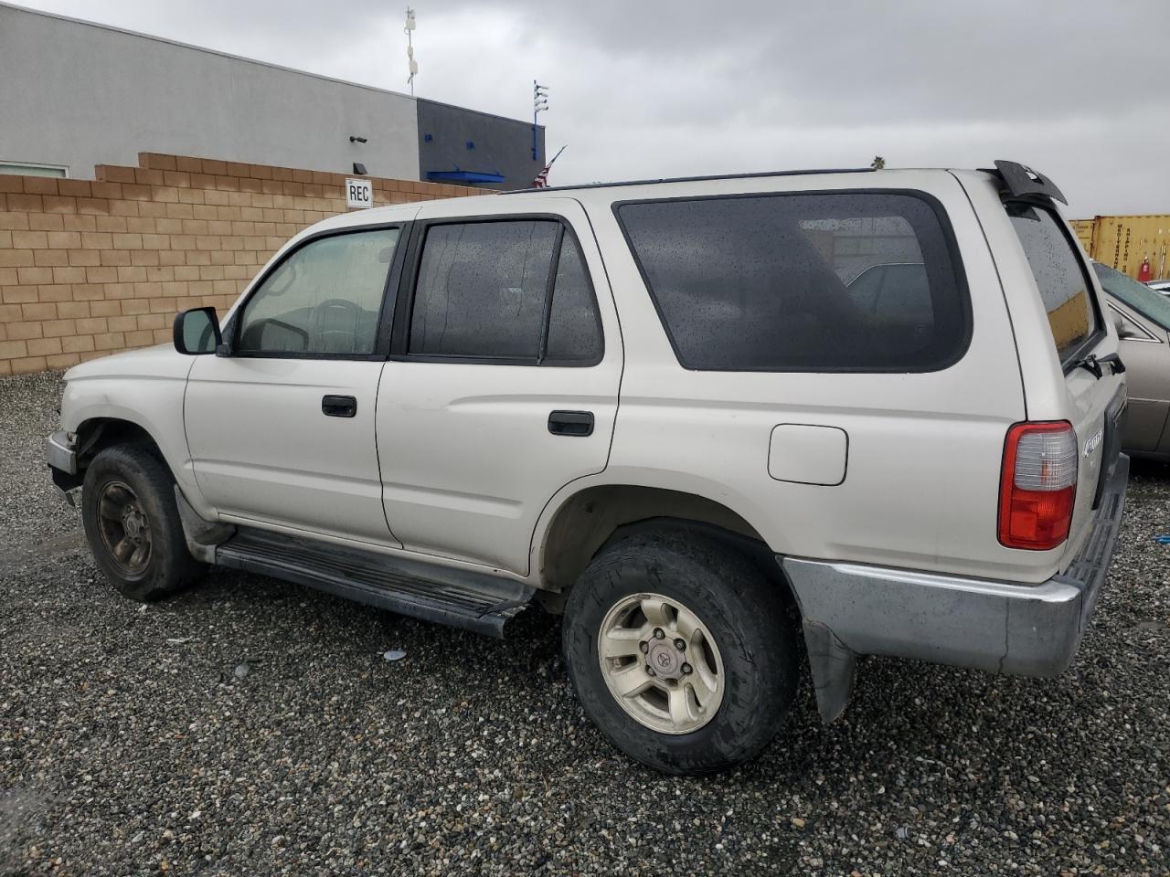 1999 Toyota 4Runner VIN JT3GM84R6X0041483 Copart auction photo, vandalism / minor dent/scratches damage thumbnail 2