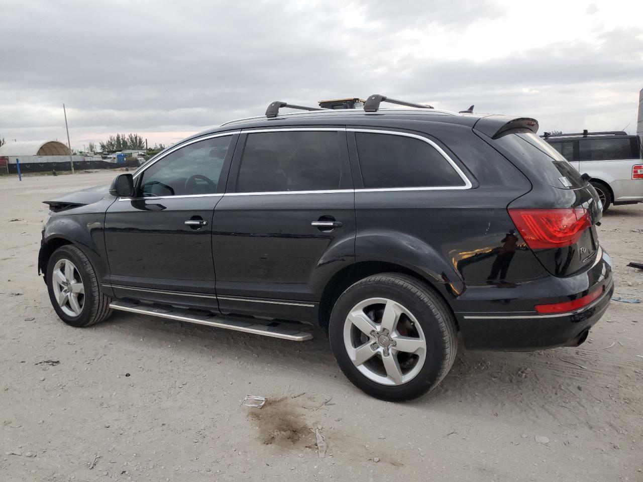 2015 Audi Q7 VIN WA1CGAFE1FD018892 Copart auction photo, front end / minor dent/scratches damage thumbnail 2