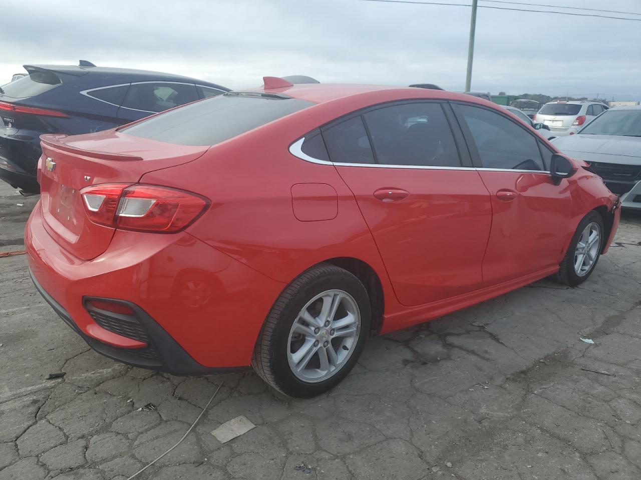 2018 Chevrolet Cruze VIN 1G1BE5SM7J7218333 Copart auction photo, front end / minor dent/scratches damage thumbnail 3