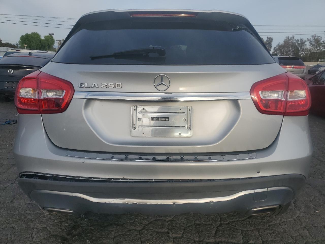 2018 Mercedes-Benz GLA-klasse VIN WDCTG4EB3JJ452282 Copart auction photo, minor dent/scratches damage thumbnail 6