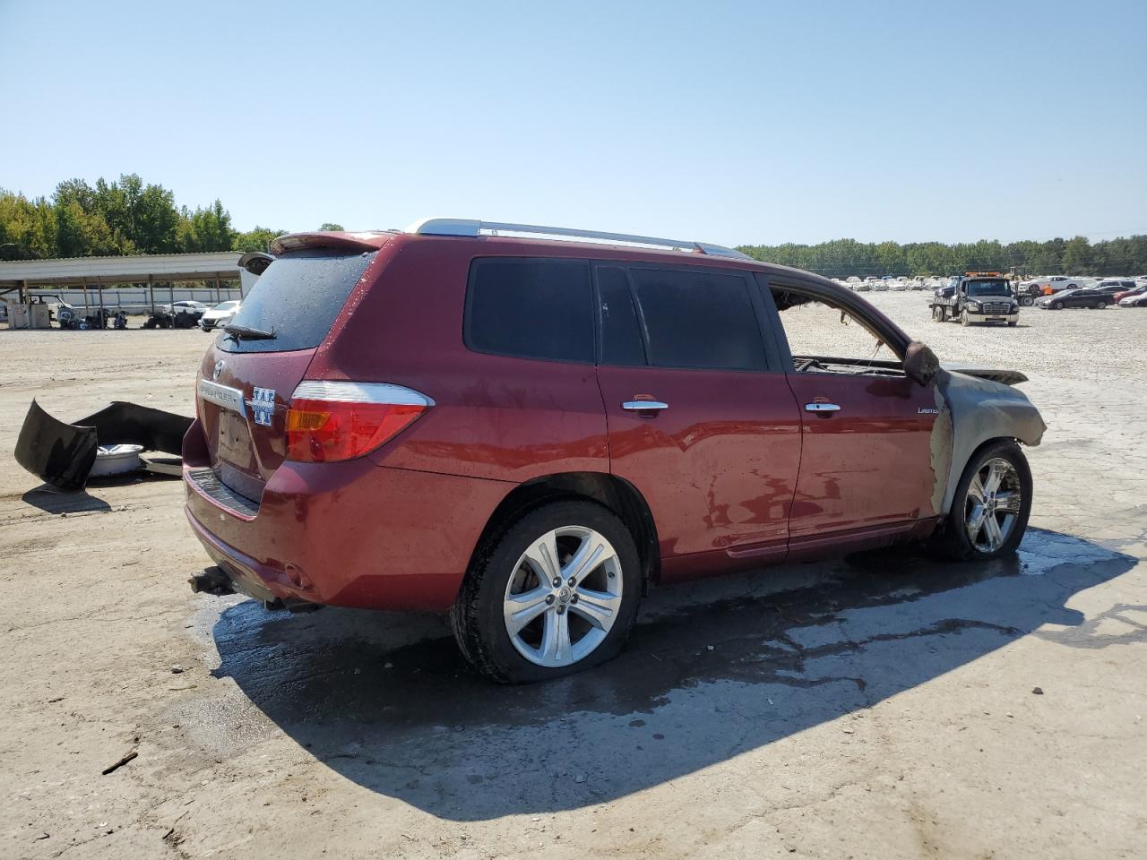 2010 Toyota Highlander VIN 5TDYK3EH0AS009583 Copart auction photo, burn damage thumbnail 3