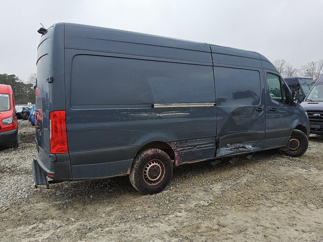 2019 Mercedes-Benz Sprinter VIN WD4PF1CD7KP152679 Copart auction photo, side damage thumbnail 3