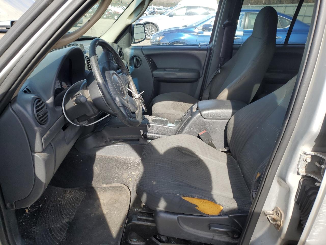 2004 Jeep Liberty (North America) VIN 1J4GK48K44W183535 Copart auction photo, side / minor dent/scratches damage thumbnail 7