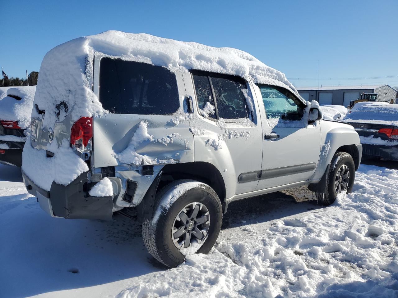 2015 Nissan XTerra VIN 5N1AN0NW3FN660155 Copart auction photo, rear end / minor dent/scratches damage thumbnail 3