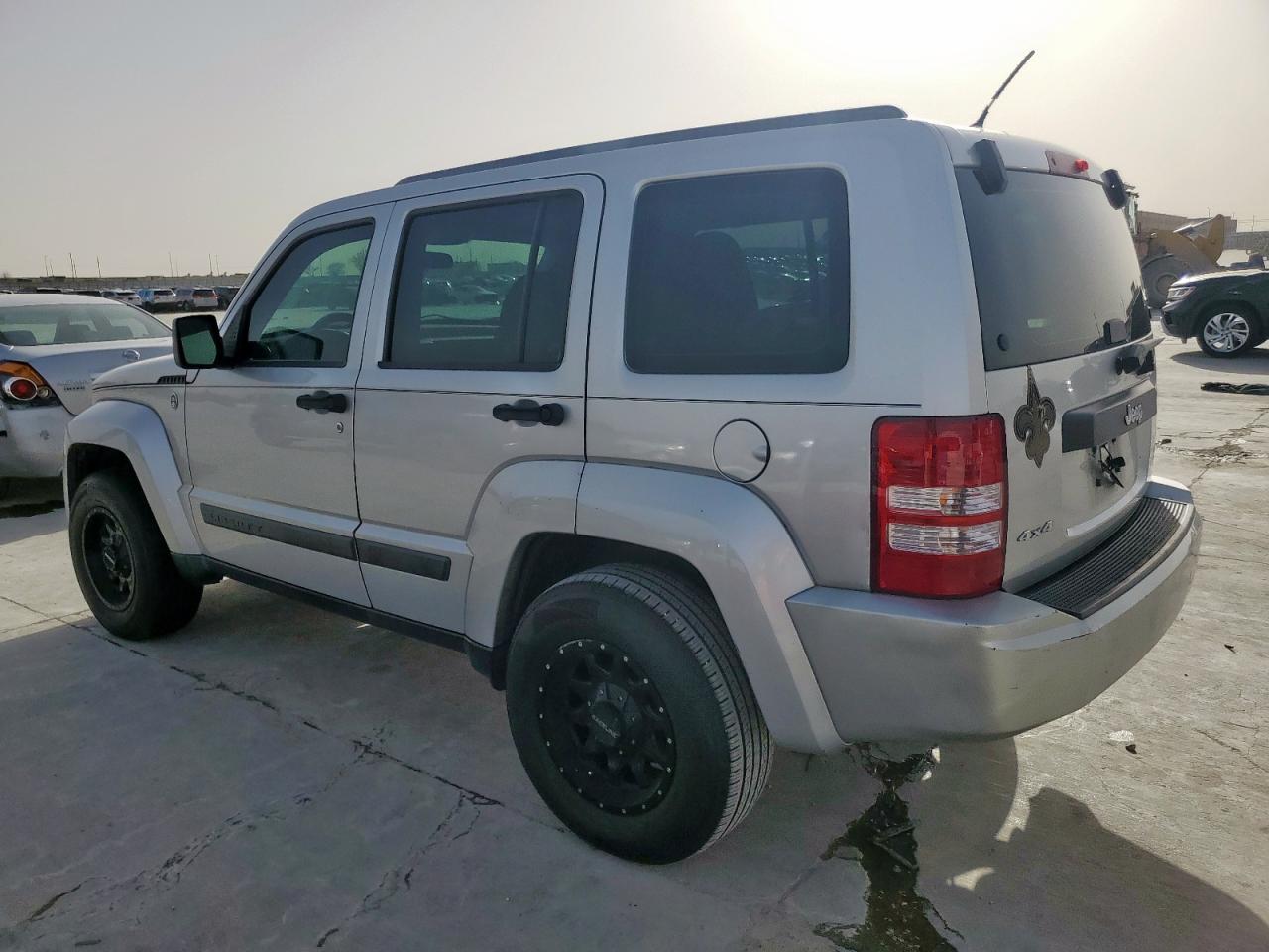 2011 Jeep Liberty (North America) VIN 1J4PN2GK0BW579665 Copart auction photo, front end damage thumbnail 2