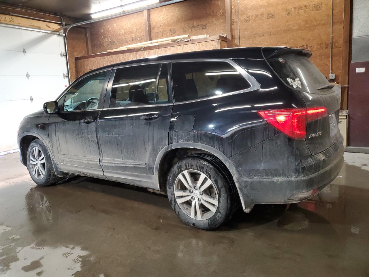 2017 Honda Pilot VIN 5FNYF6H4XHB079329 Copart auction photo, front end / side damage thumbnail 2