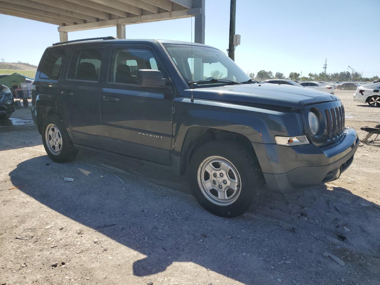 2015 Jeep Liberty (Patriot) VIN 1C4NJPBA2FD178009 Copart auction photo, front end / minor dent/scratches damage thumbnail 4