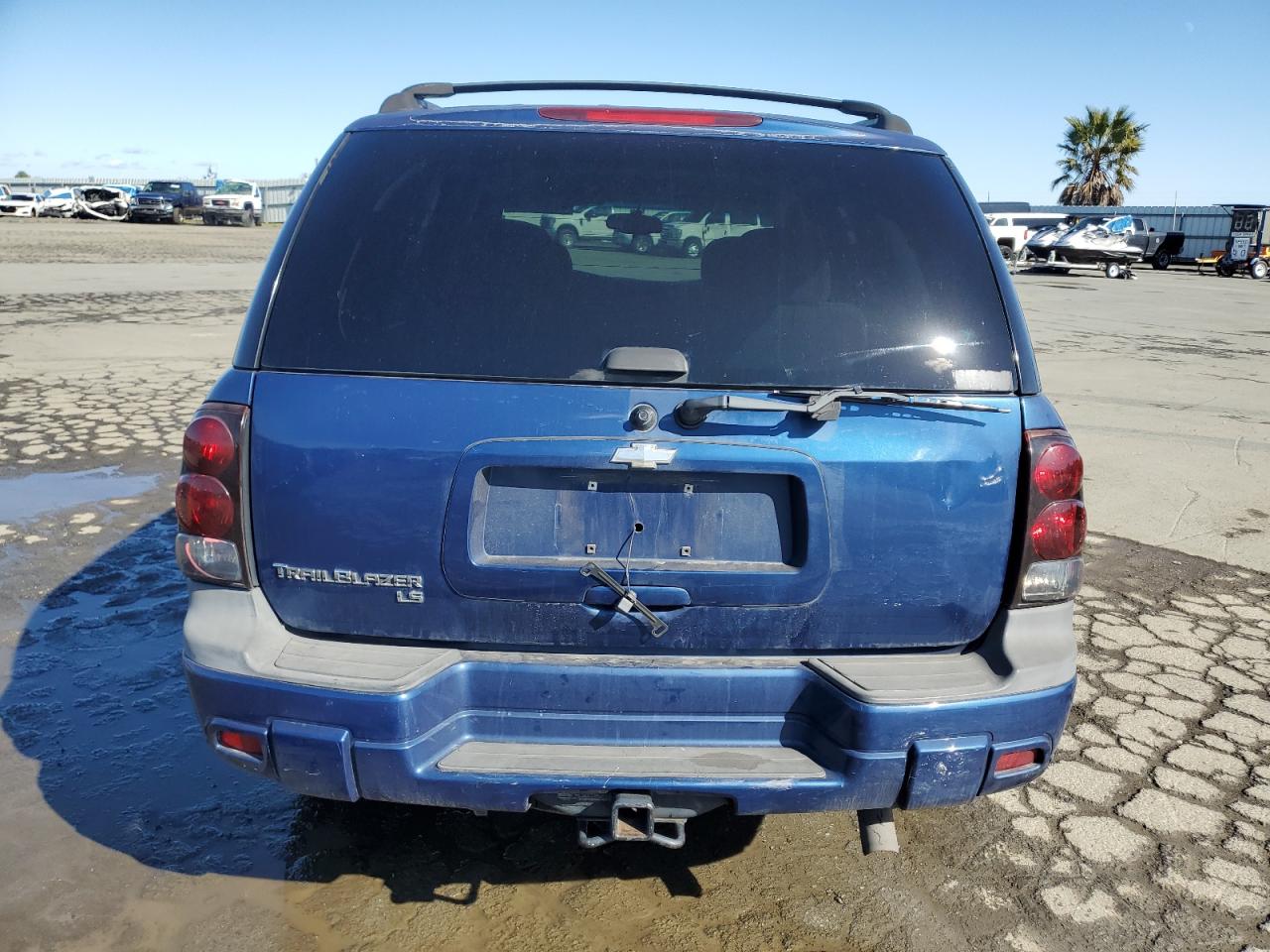 2005 Chevrolet TrailBlazer VIN 1GNDS13S952316353 Copart auction photo, side / front end damage thumbnail 6