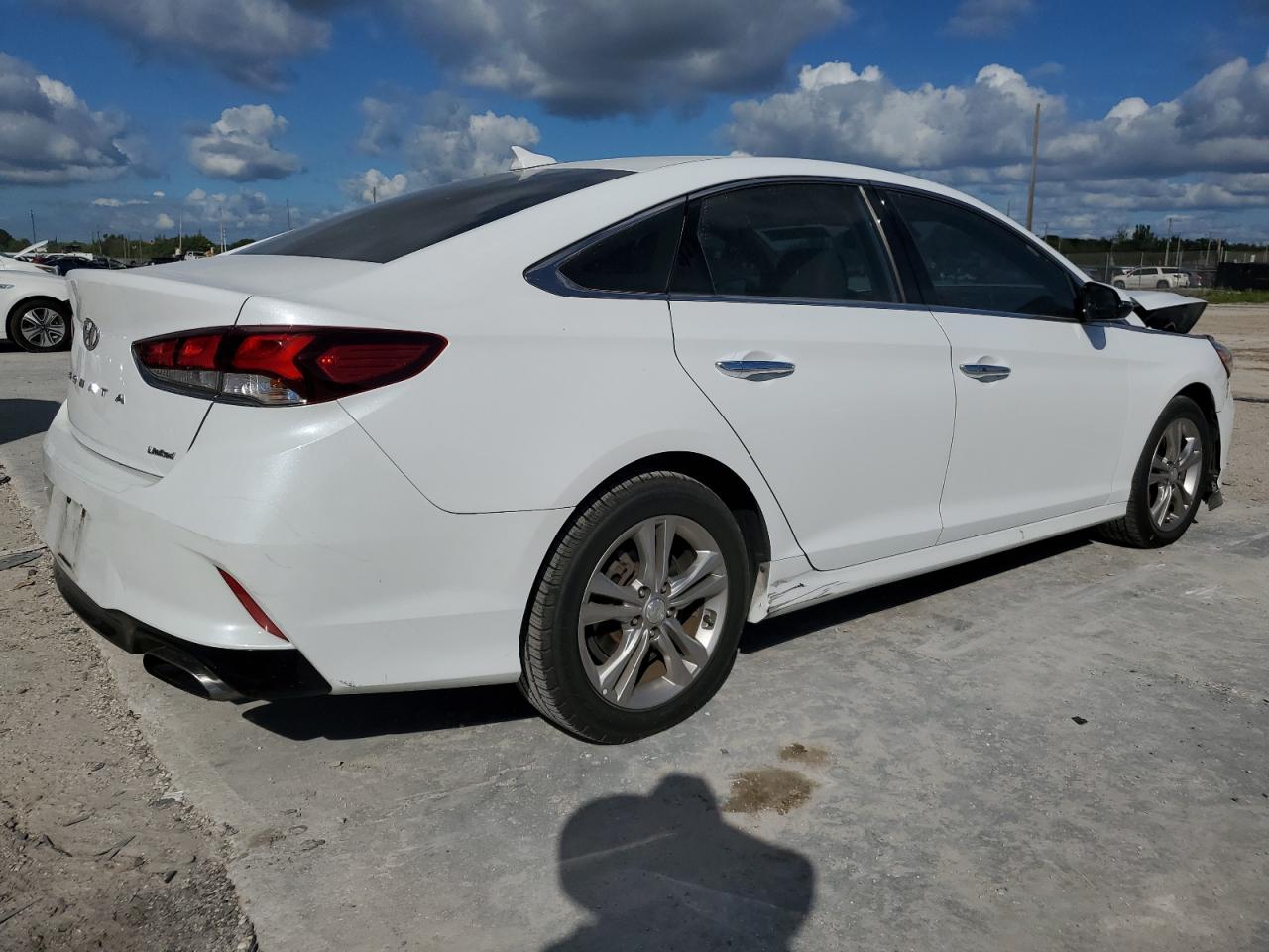2019 Hyundai Sonata VIN 5NPE34AF7KH752629 Copart auction photo, front end / minor dent/scratches damage thumbnail 3