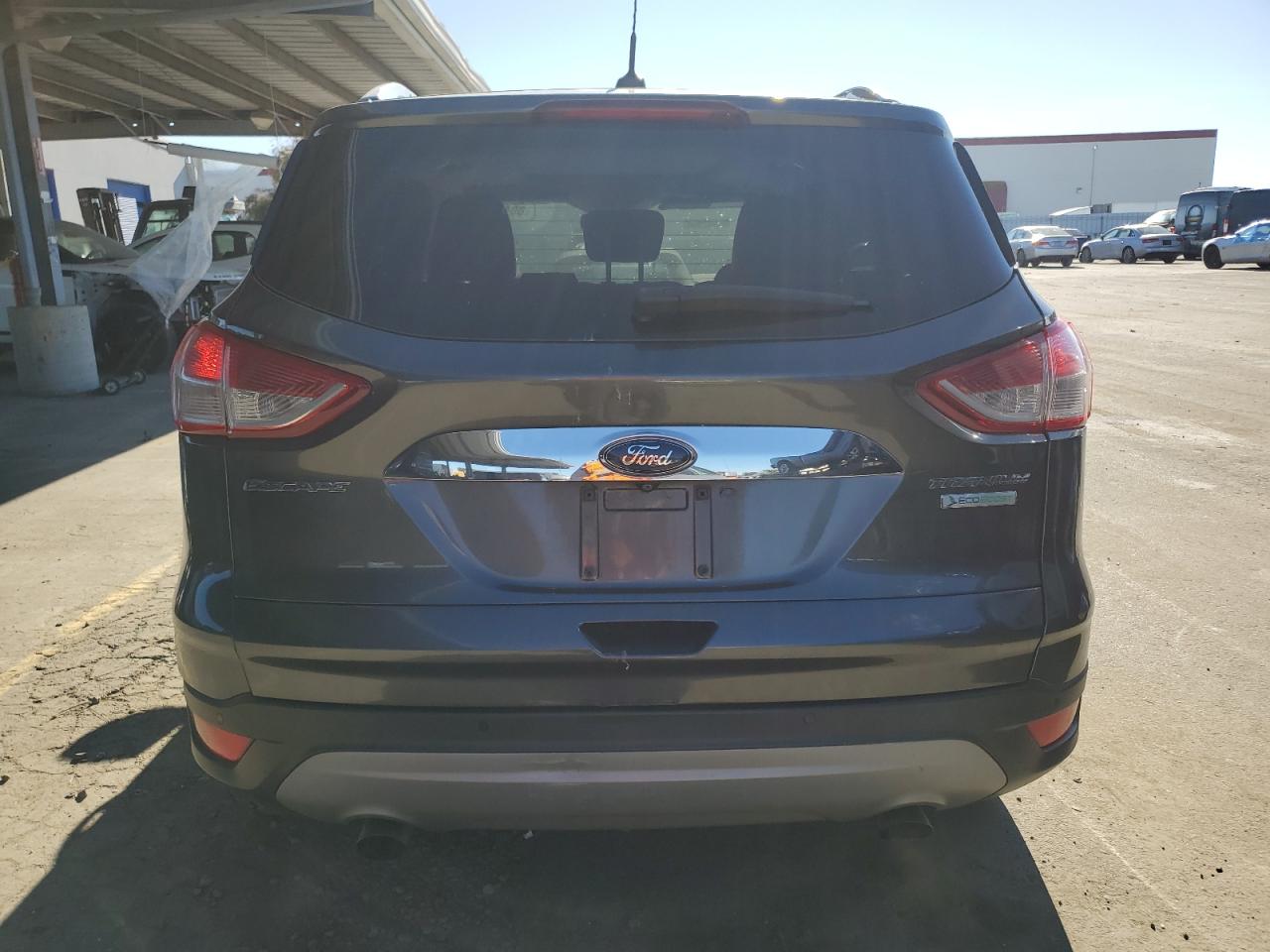 2015 Ford Escape VIN 1FMCU0J92FUA52628 Copart auction photo, front end damage thumbnail 6