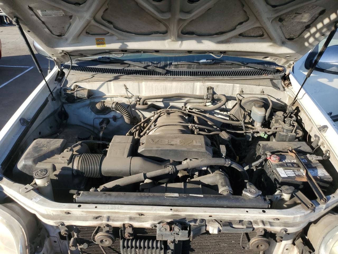 2000 Toyota Tundra VIN 5TBRT3415YS089813 Copart auction photo, all over / rear end damage thumbnail 11