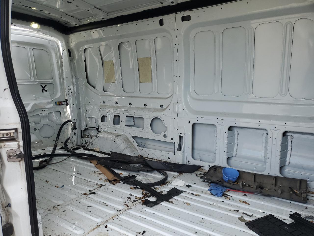2018 Ford Transit VIN 1FTYR2CM7JKA03177 Copart auction photo, rear end / front end damage thumbnail 11