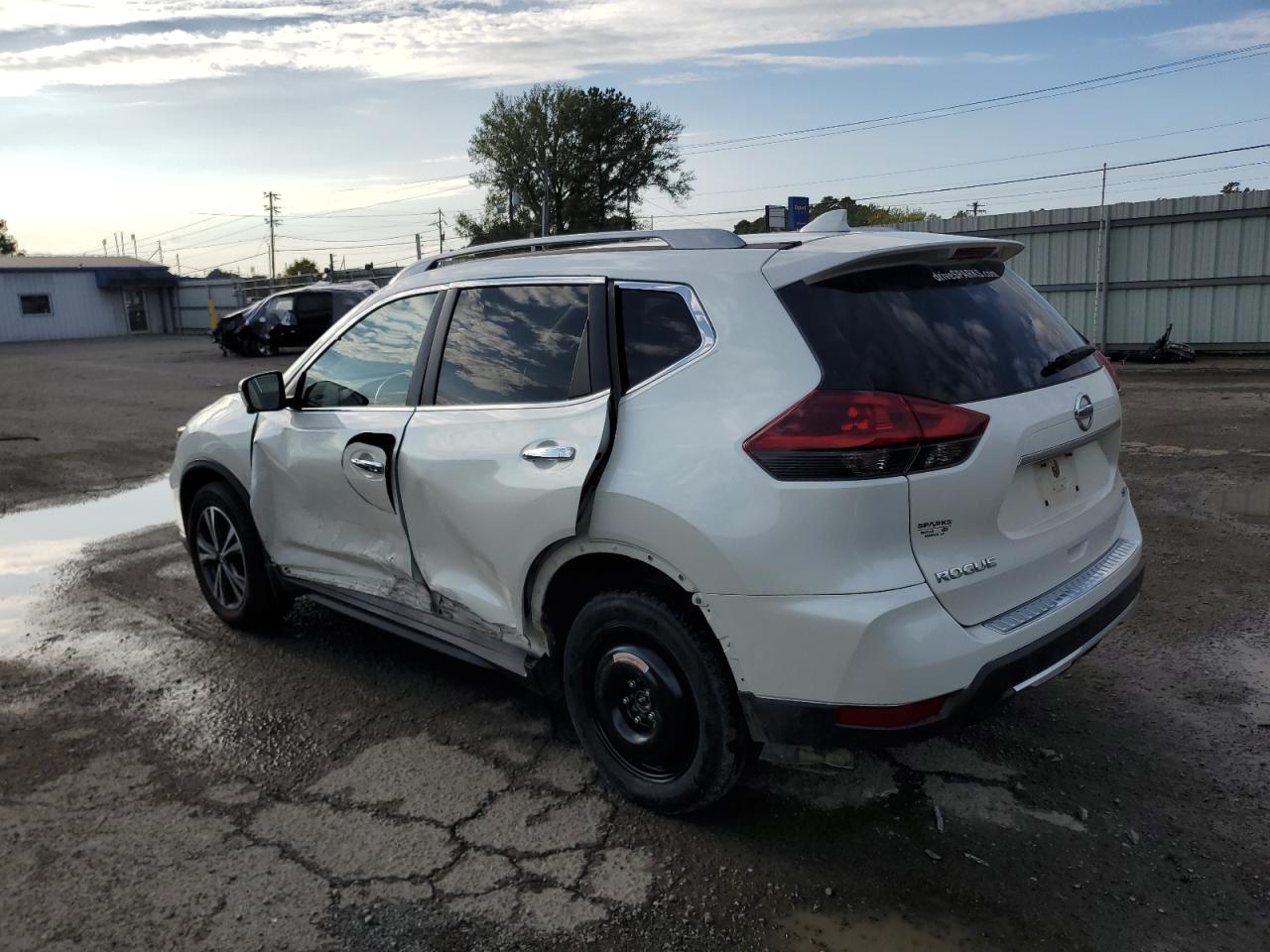 2018 Nissan Rogue VIN 5N1AT2MV3JC849905 Copart auction photo, side / minor dent/scratches damage thumbnail 2