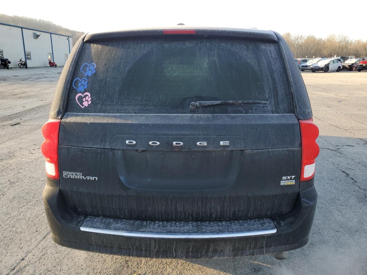 2017 Dodge Caravan VIN 2C4RDGCG0HR824384 Copart auction photo, front end / side damage thumbnail 6