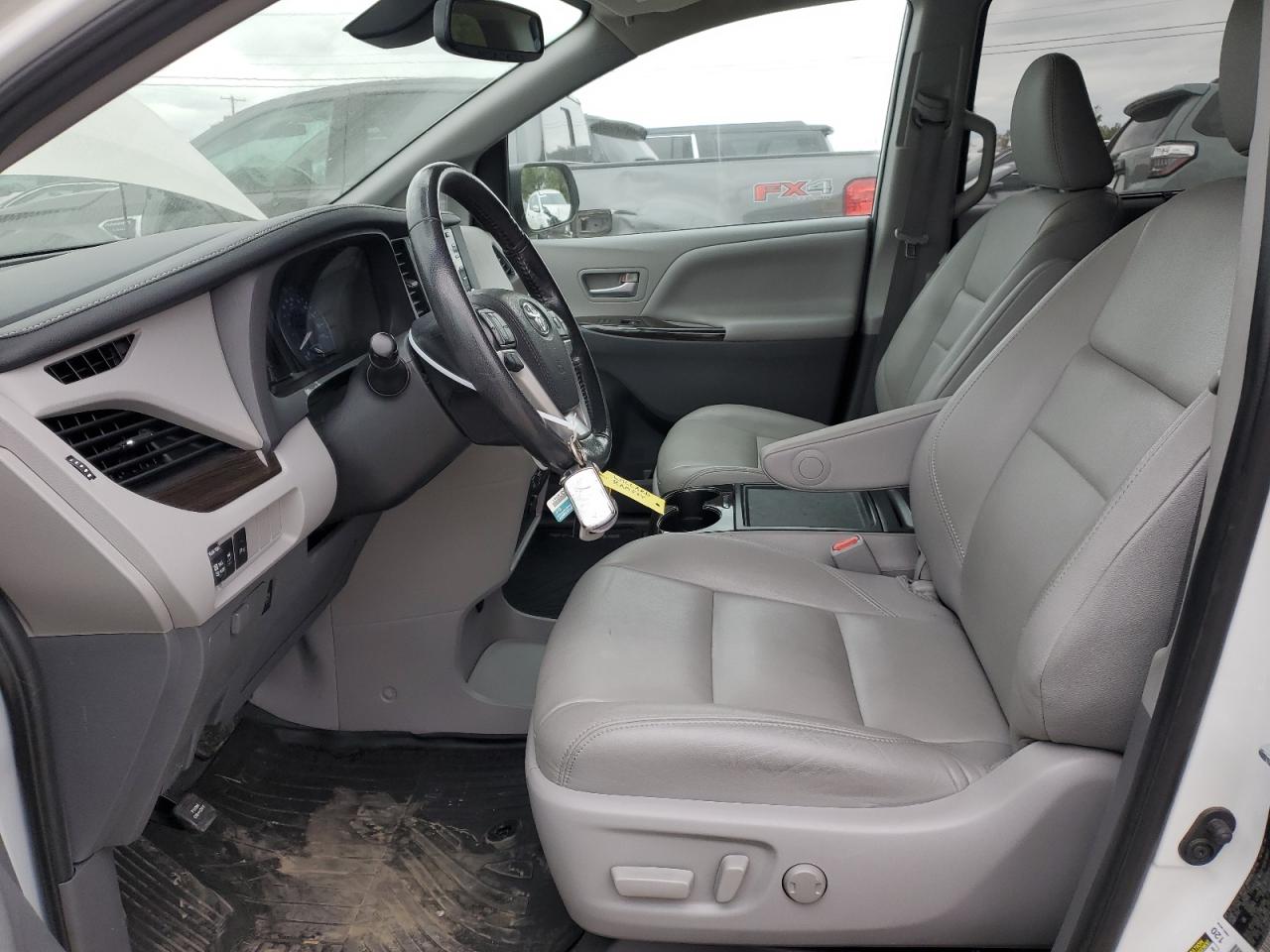 2020 Toyota Sienna VIN 5TDYZ3DCXLS038108 Copart auction photo, rear end damage thumbnail 7