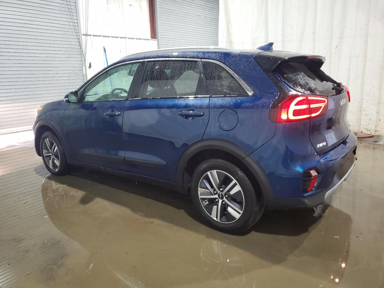 2022 KIA Niro VIN KNDCD3LD0N5538242 Copart auction photo, side / rear end damage thumbnail 2