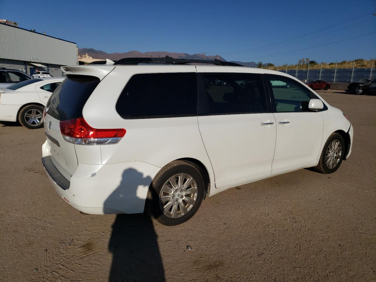 2011 Toyota Sienna VIN 5TDDK3DC1BS010778 Copart auction photo, front end damage thumbnail 3