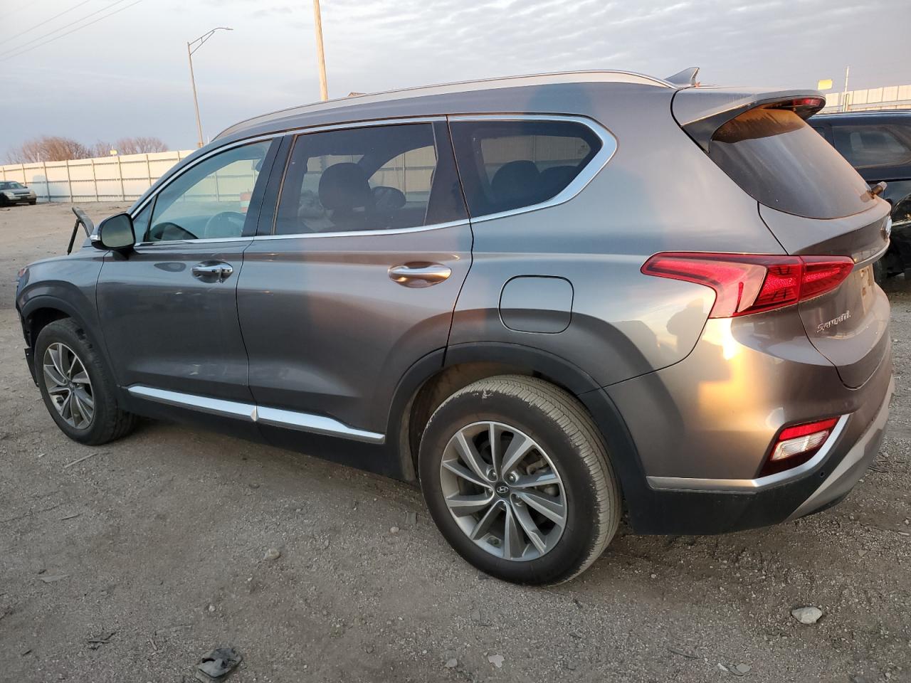 2019 Hyundai Santa Fe VIN 5NMS5CAD2KH062130 Copart auction photo, front end damage thumbnail 2