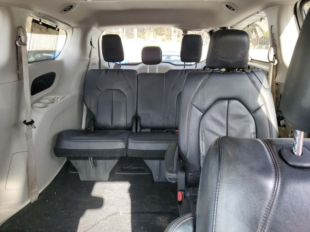 2017 Chrysler Pacifica VIN 2C4RC1BG4HR795358 Copart auction photo, rear end / minor dent/scratches damage thumbnail 10