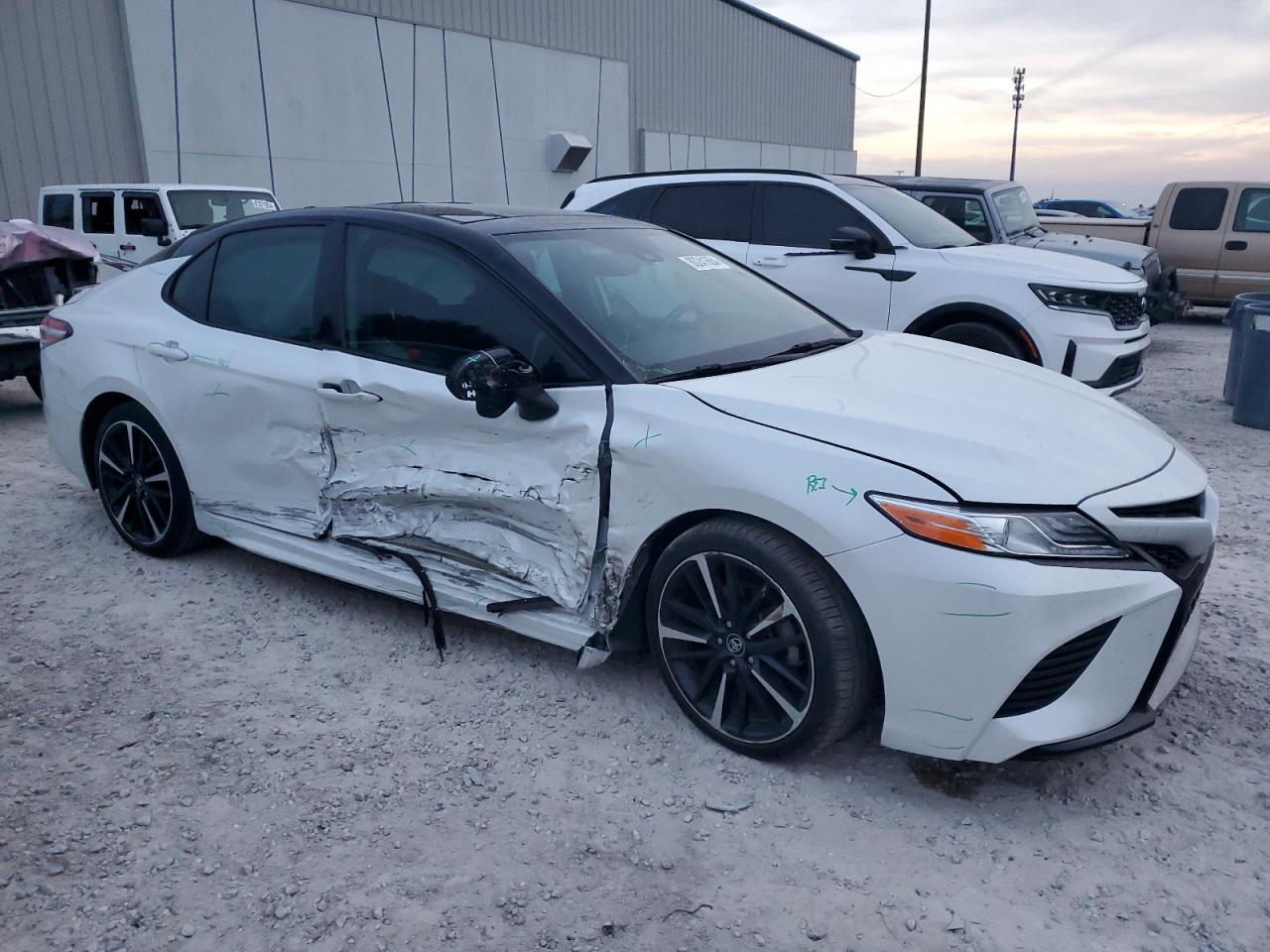 2020 Toyota Camry VIN 4T1K61AK1LU354177 Copart auction photo, front end / side damage thumbnail 4