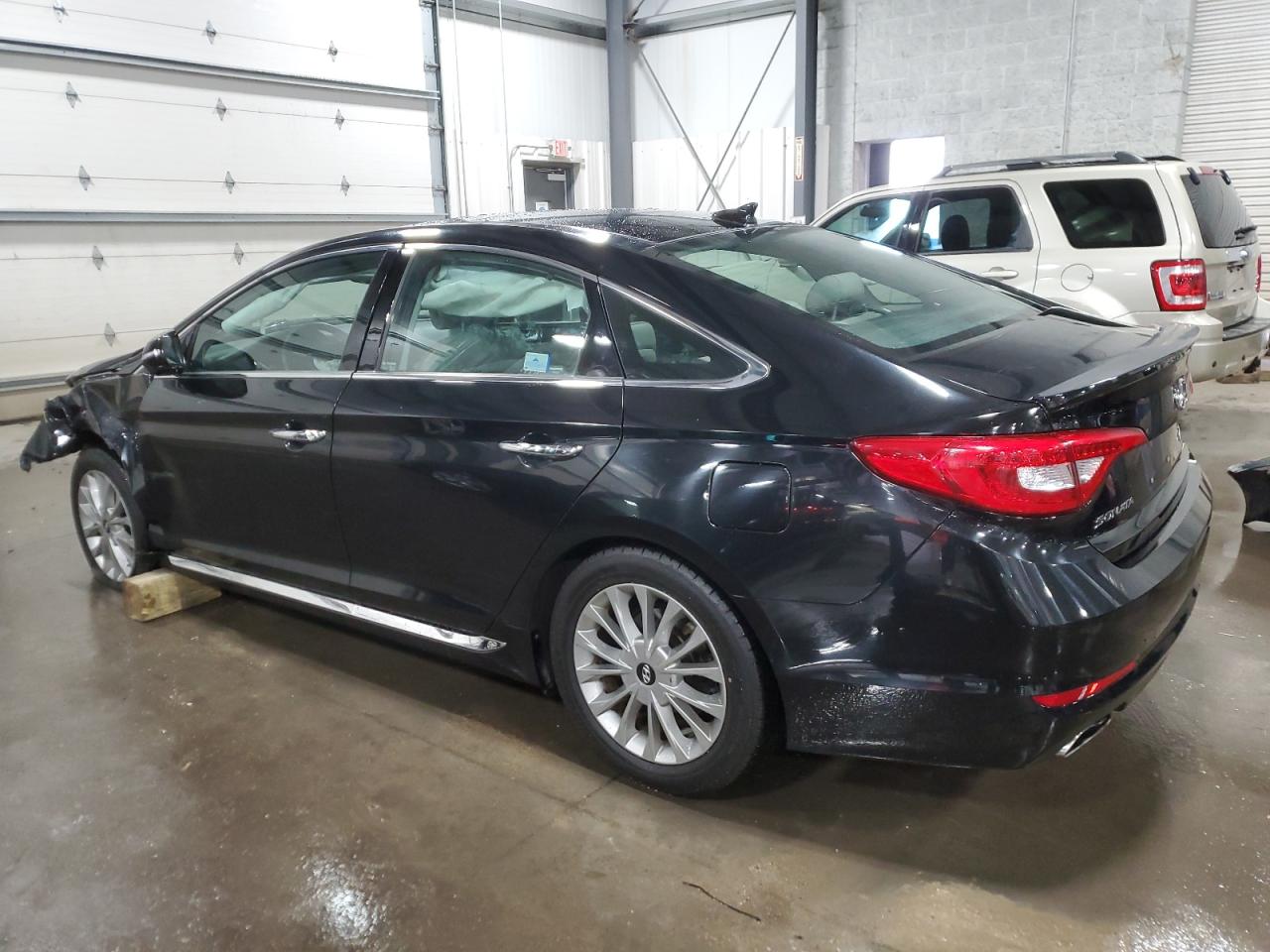 2015 Hyundai Sonata VIN 5NPE34AF7FH057783 Copart auction photo, front end / side damage thumbnail 2