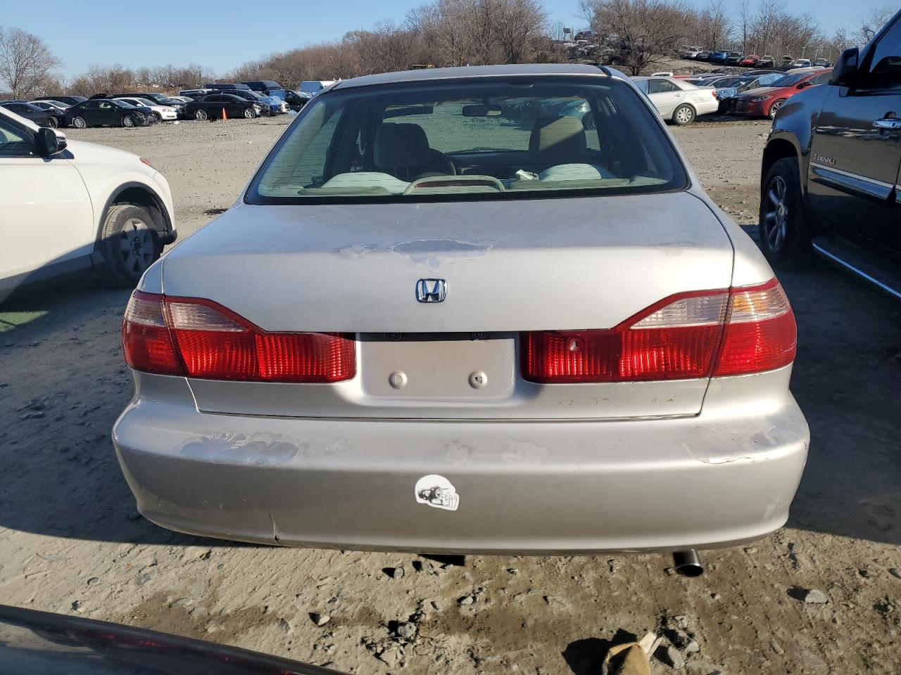 1998 Honda Accord VIN 1HGCG5640WA268230 Copart auction photo, front end / minor dent/scratches damage thumbnail 6