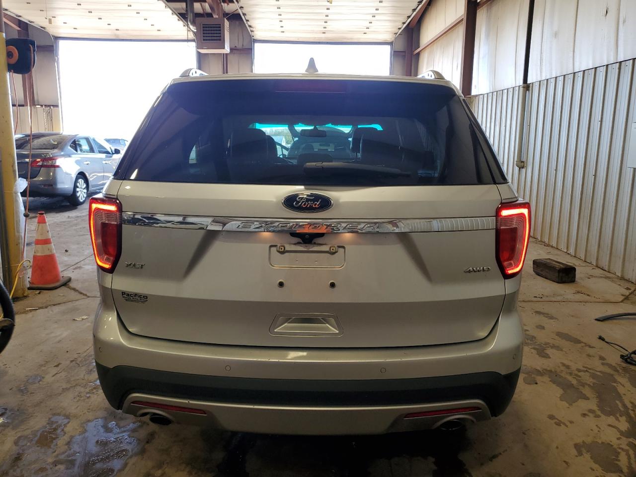 2016 Ford Explorer VIN 1FM5K8D87GGB49081 Copart auction photo, front end damage thumbnail 6