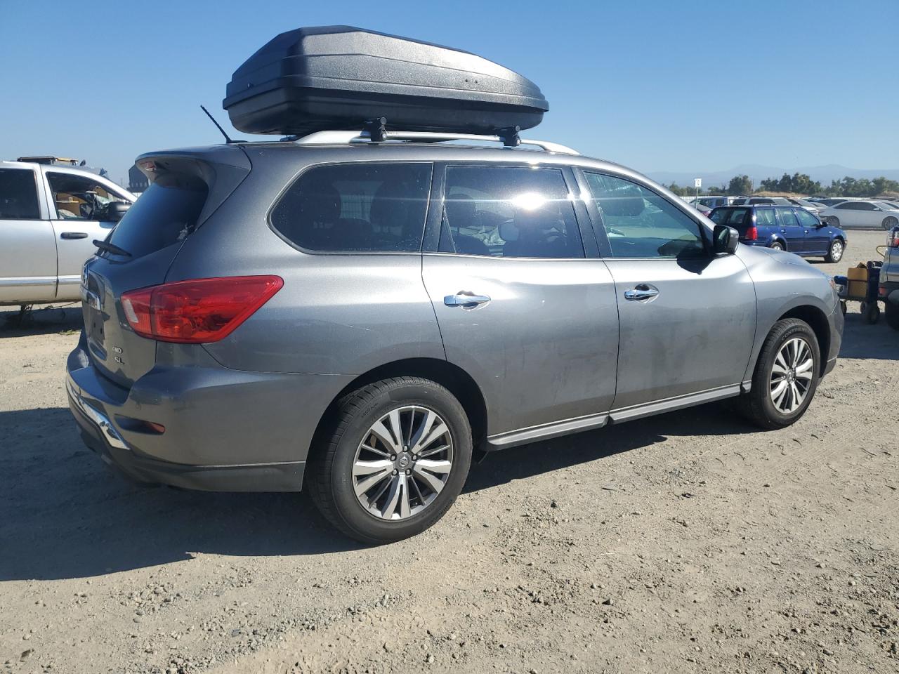 2018 Nissan Pathfinder VIN 5N1DR2MM7JC629606 Copart auction photo, burn - engine damage thumbnail 3