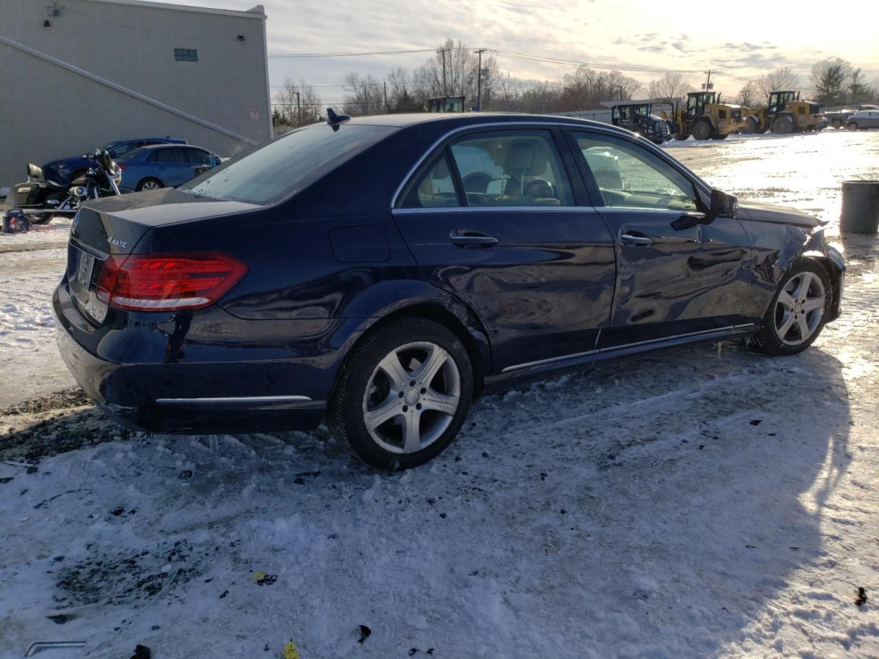 2014 Mercedes-Benz E-klasse VIN WDDHF8JB6EA800082 Copart auction photo, front end / side damage thumbnail 3