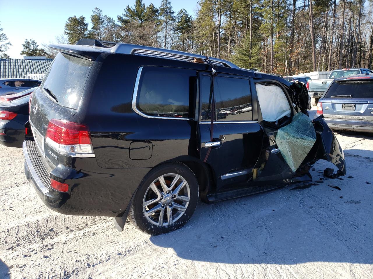 2015 Lexus LX VIN JTJHY7AX7F4167728 Copart auction photo, front end / side damage thumbnail 3