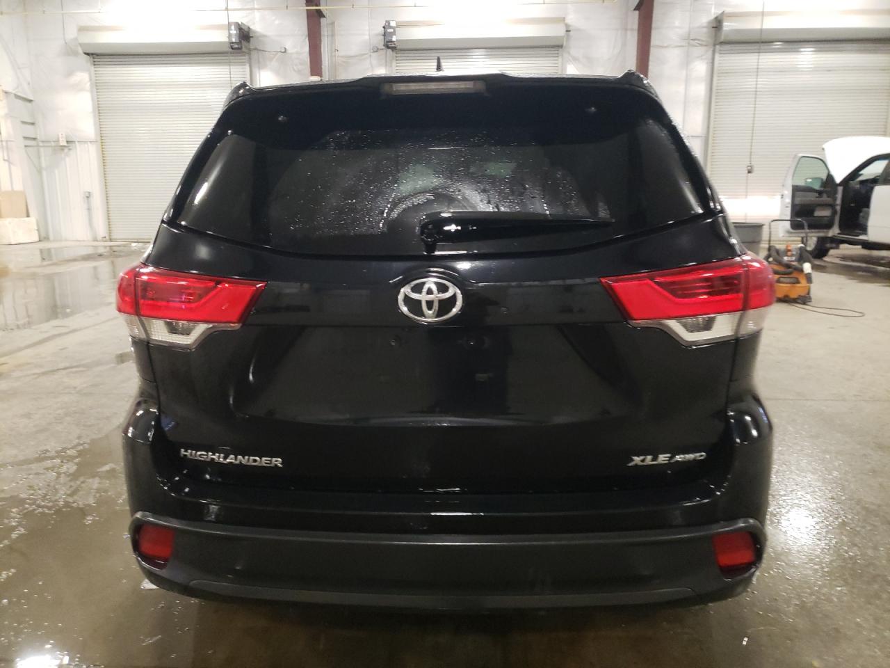 2018 Toyota Highlander VIN 5TDJZRFH7JS536650 Copart auction photo, front end damage thumbnail 6