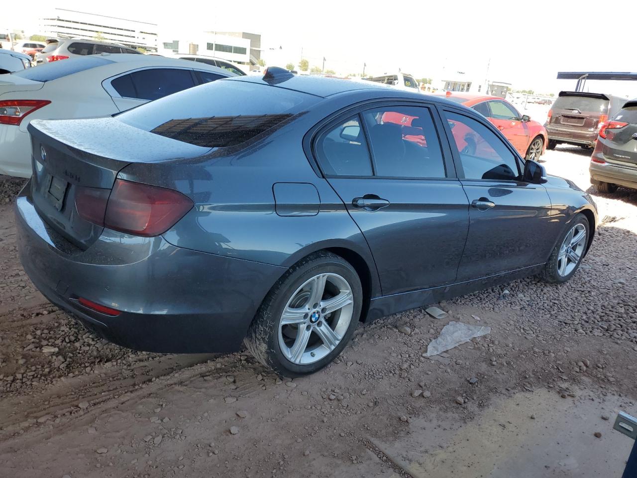 2015 BMW 3er VIN WBA3B1G57FNT06586 Copart auction photo, front end / side damage thumbnail 3