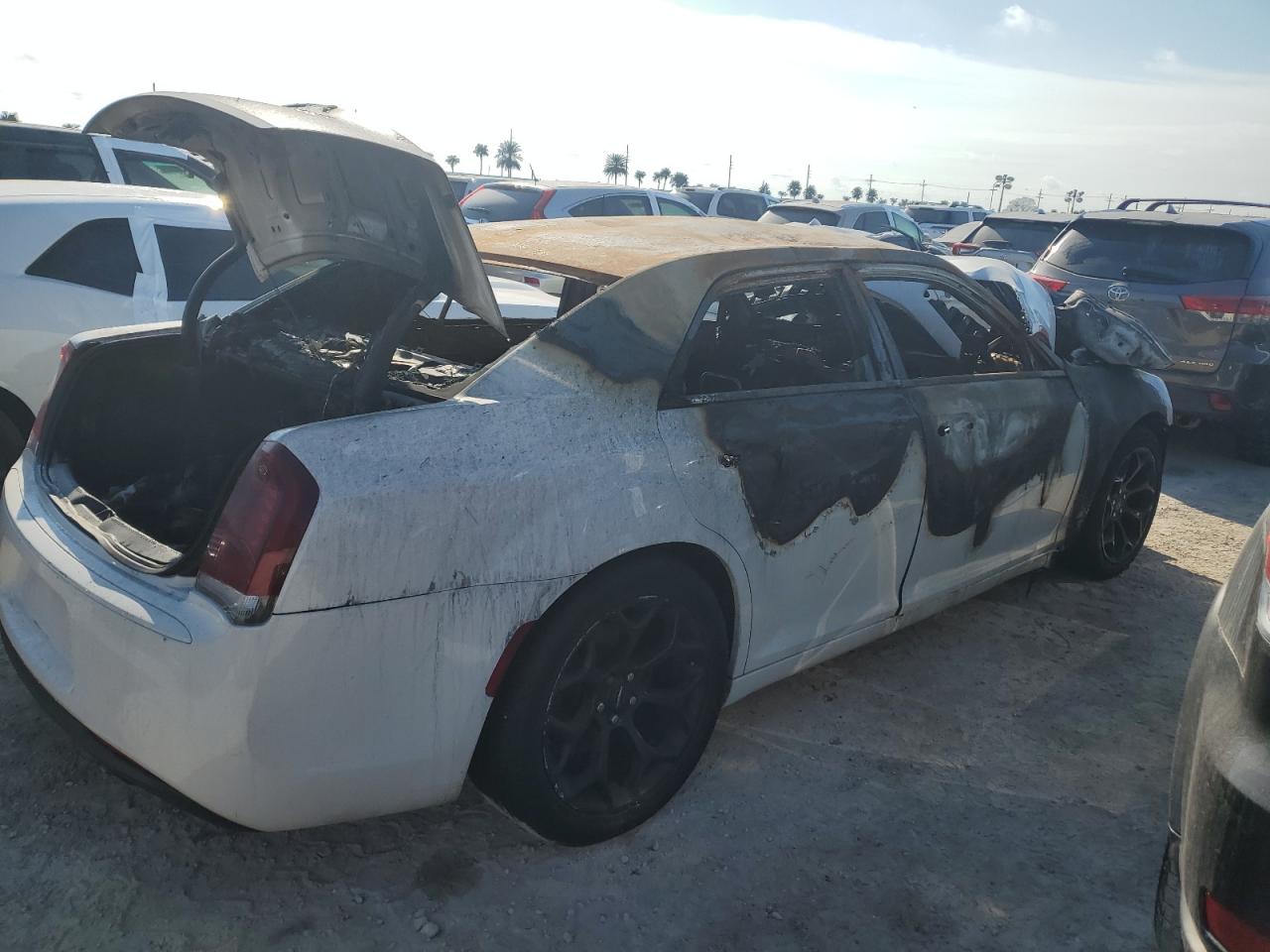 2014 Chrysler 300 VIN 2C3CCAEG8EH182991 Copart auction photo, water/flood damage thumbnail 3