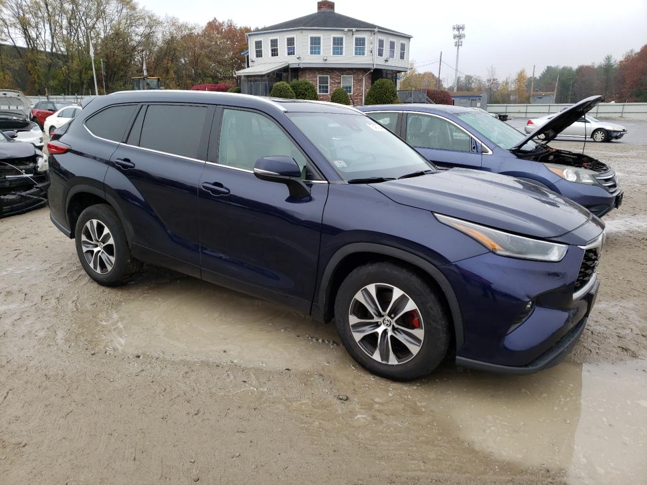 2021 Toyota Highlander VIN 5TDGZRAH8MS520995 Copart auction photo, front end / rear end damage thumbnail 4