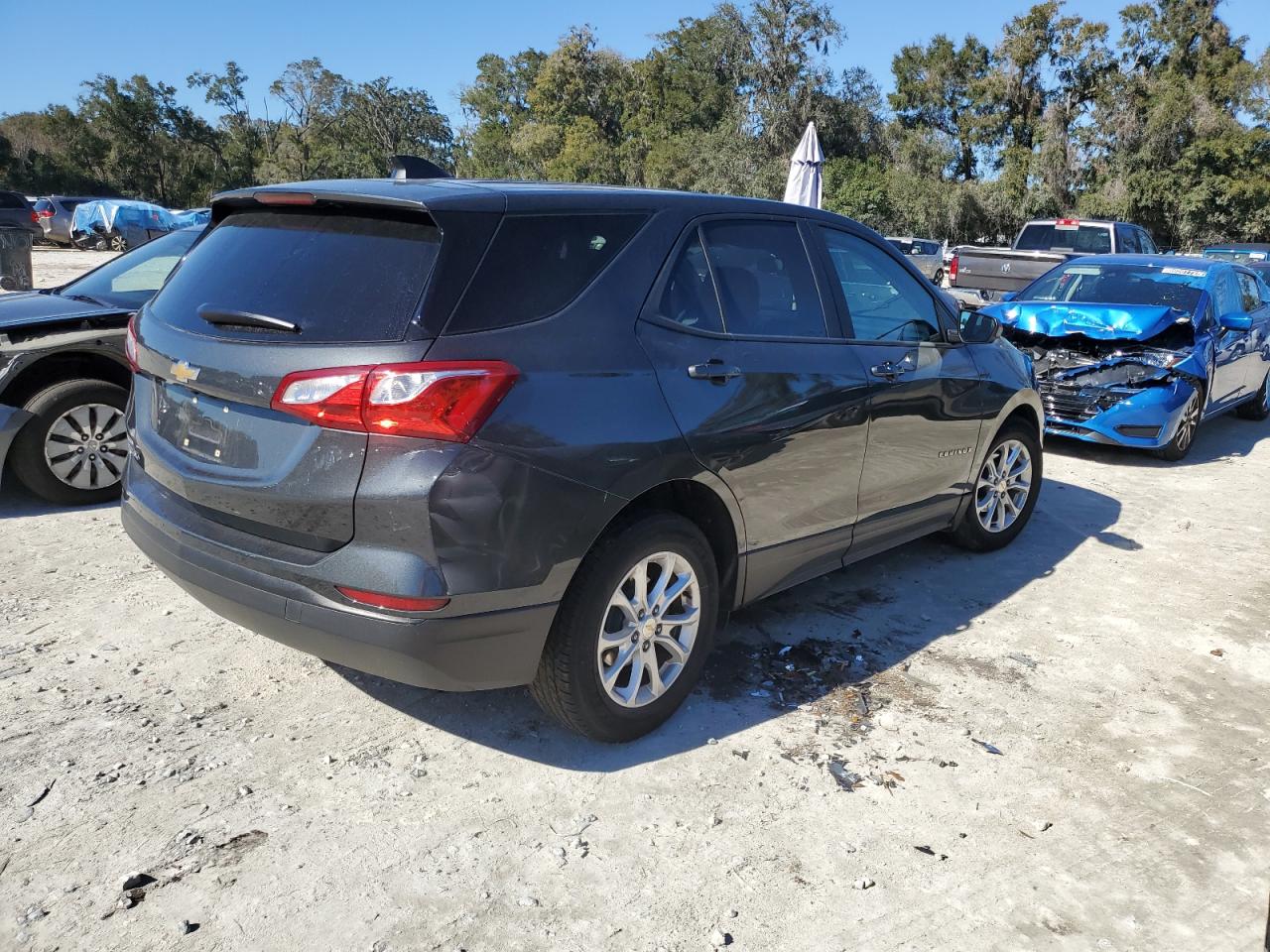 2020 Chevrolet Equinox VIN 2GNAXHEV9L6272343 Copart auction photo, front end damage thumbnail 3