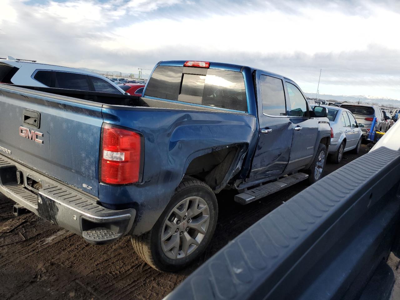 2015 GMC Sierra VIN 3GTU2VEC4FG274768 Copart auction photo, side / rear end damage thumbnail 3