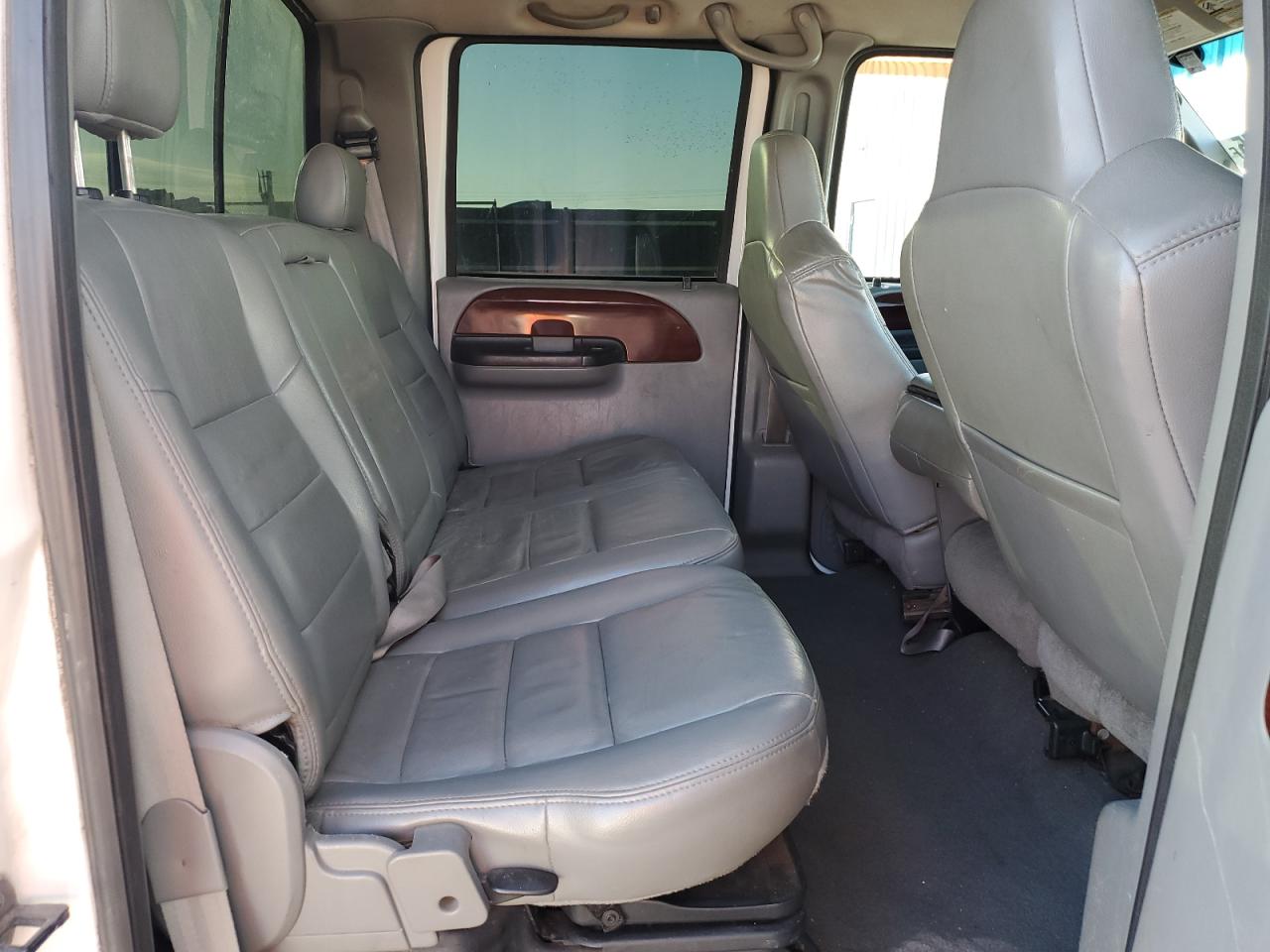 2005 Ford F350 VIN 1FTWW31P95EC58873 Copart auction photo, all over damage thumbnail 10