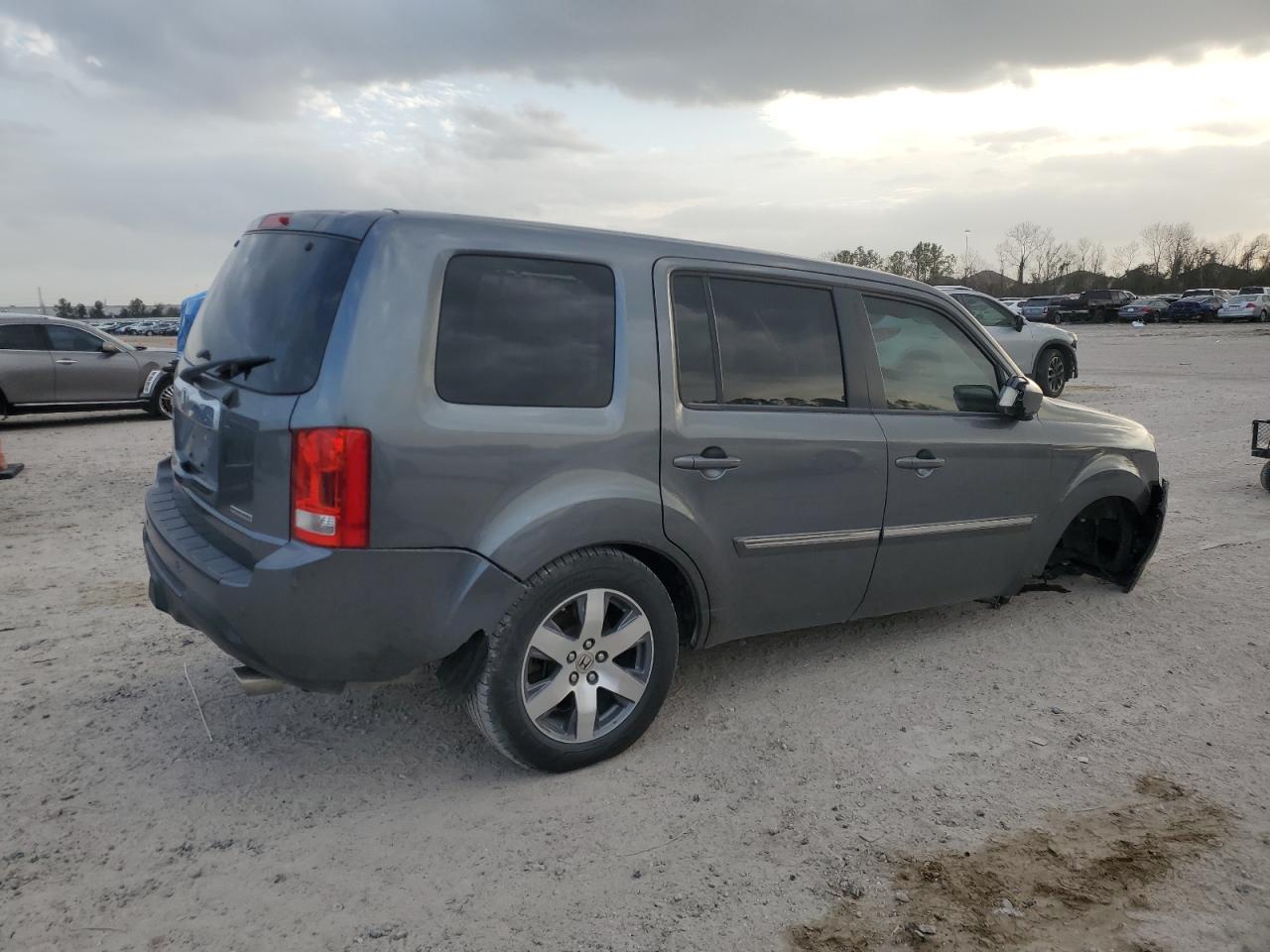 2013 Honda Pilot VIN 5FNYF3H92DB031621 Copart auction photo, front end / undercarriage damage thumbnail 3