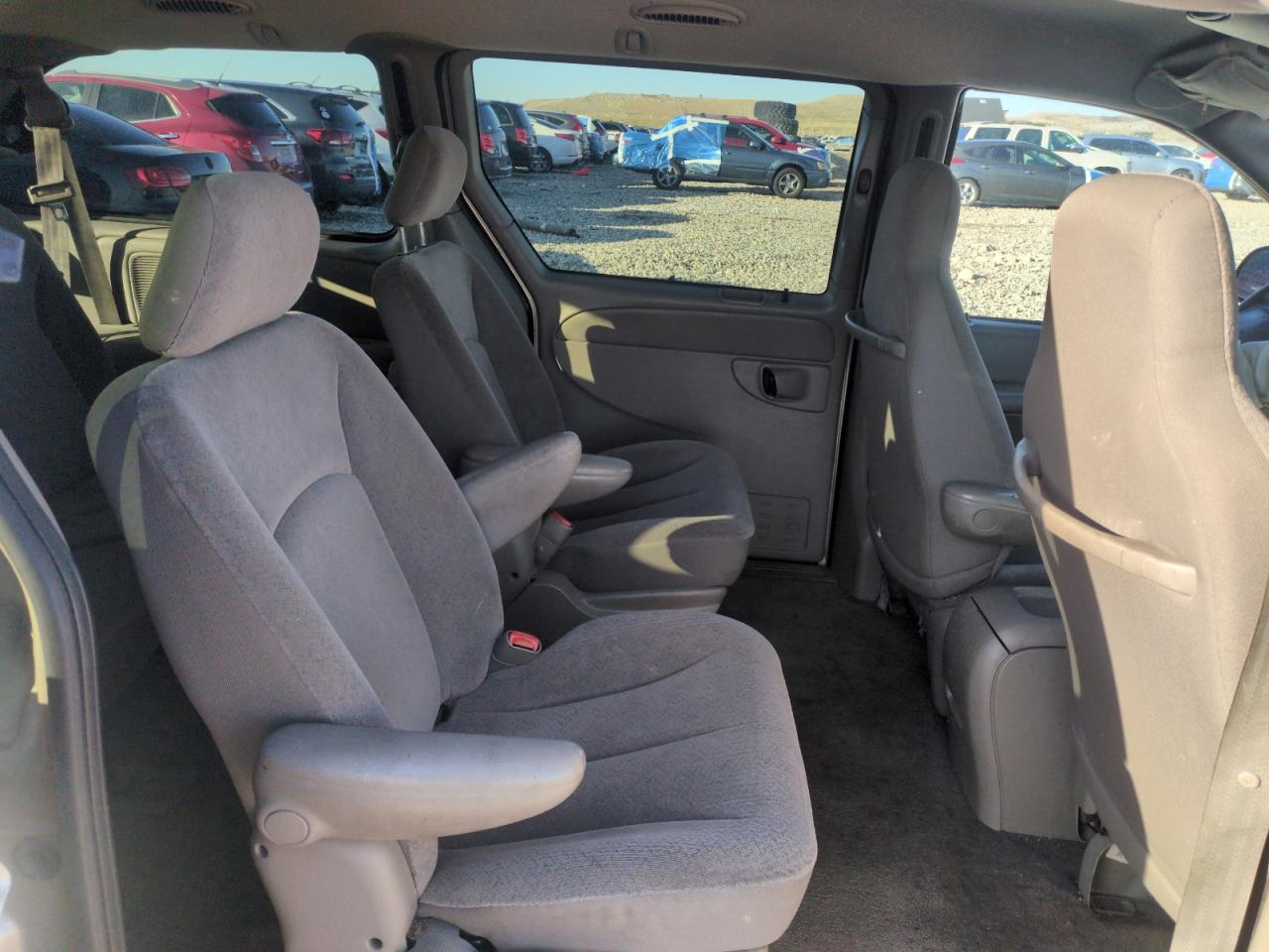 2002 Dodge Caravan VIN 1B4GP34302B645641 Copart auction photo, front end damage thumbnail 11