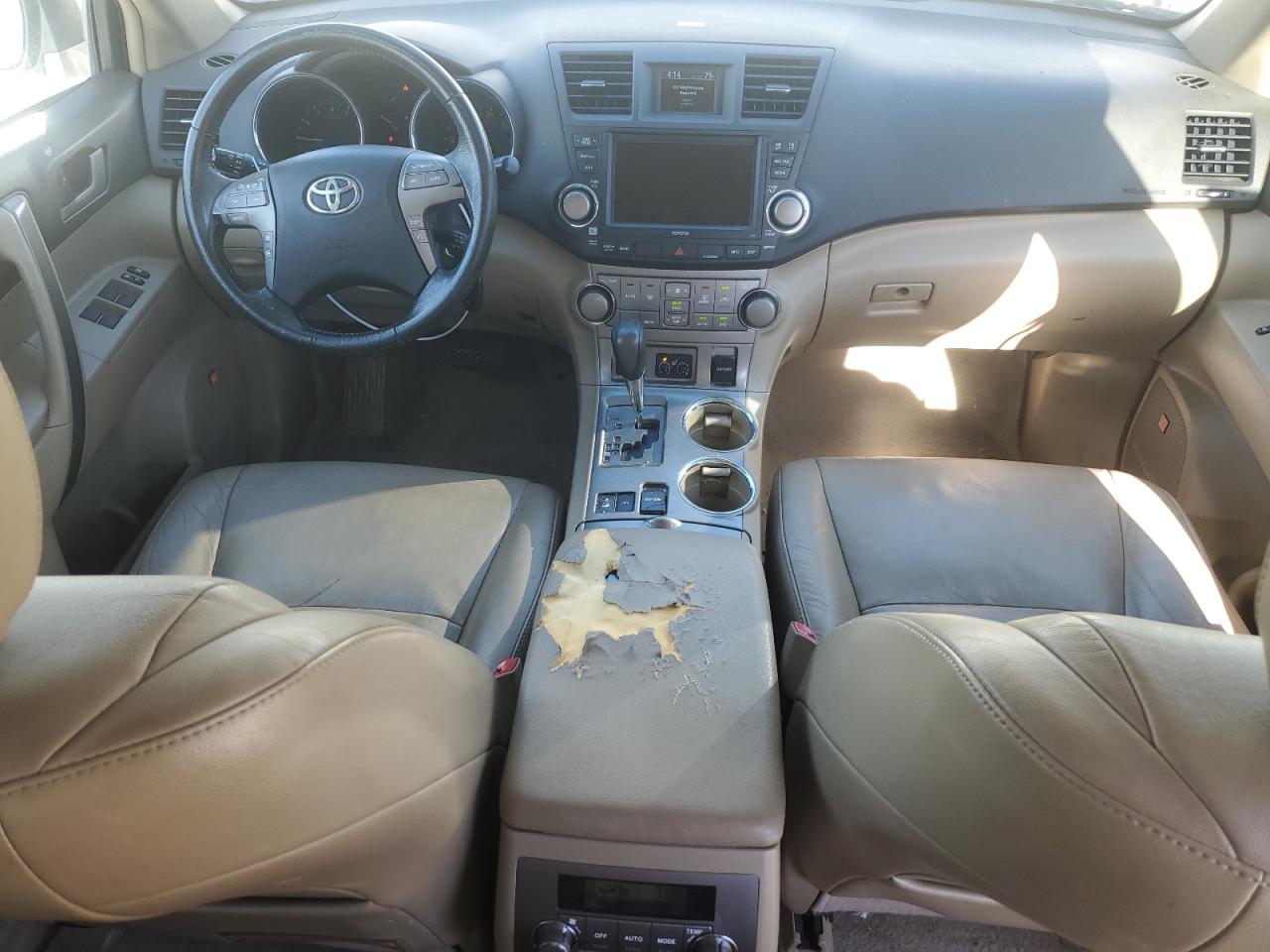 2010 Toyota Highlander VIN 5TDEK3EH1AS003021 Copart auction photo, front end damage thumbnail 8