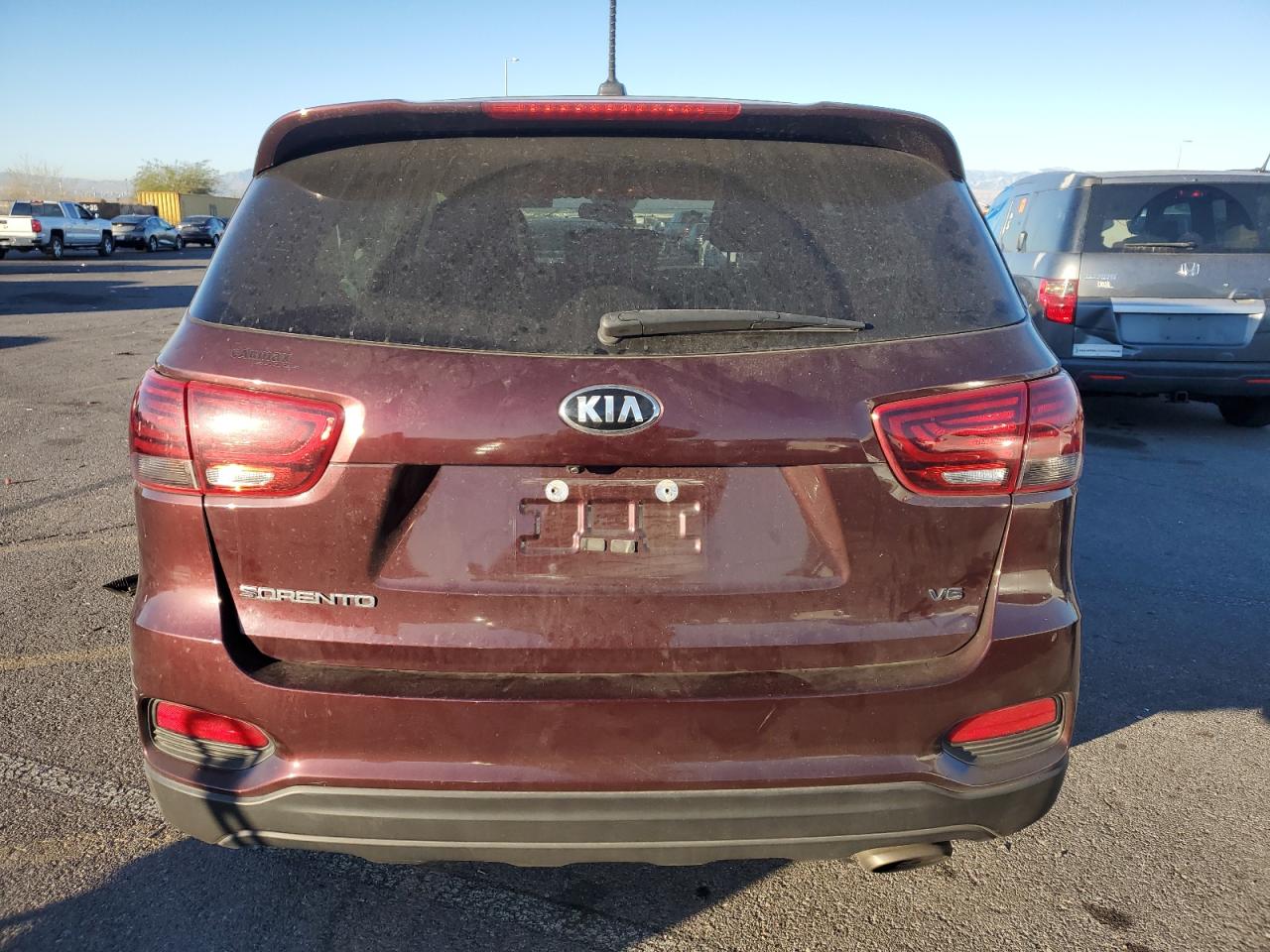 2019 KIA Sorento VIN 5XYPG4A50KG490593 Copart auction photo, side / front end damage thumbnail 6
