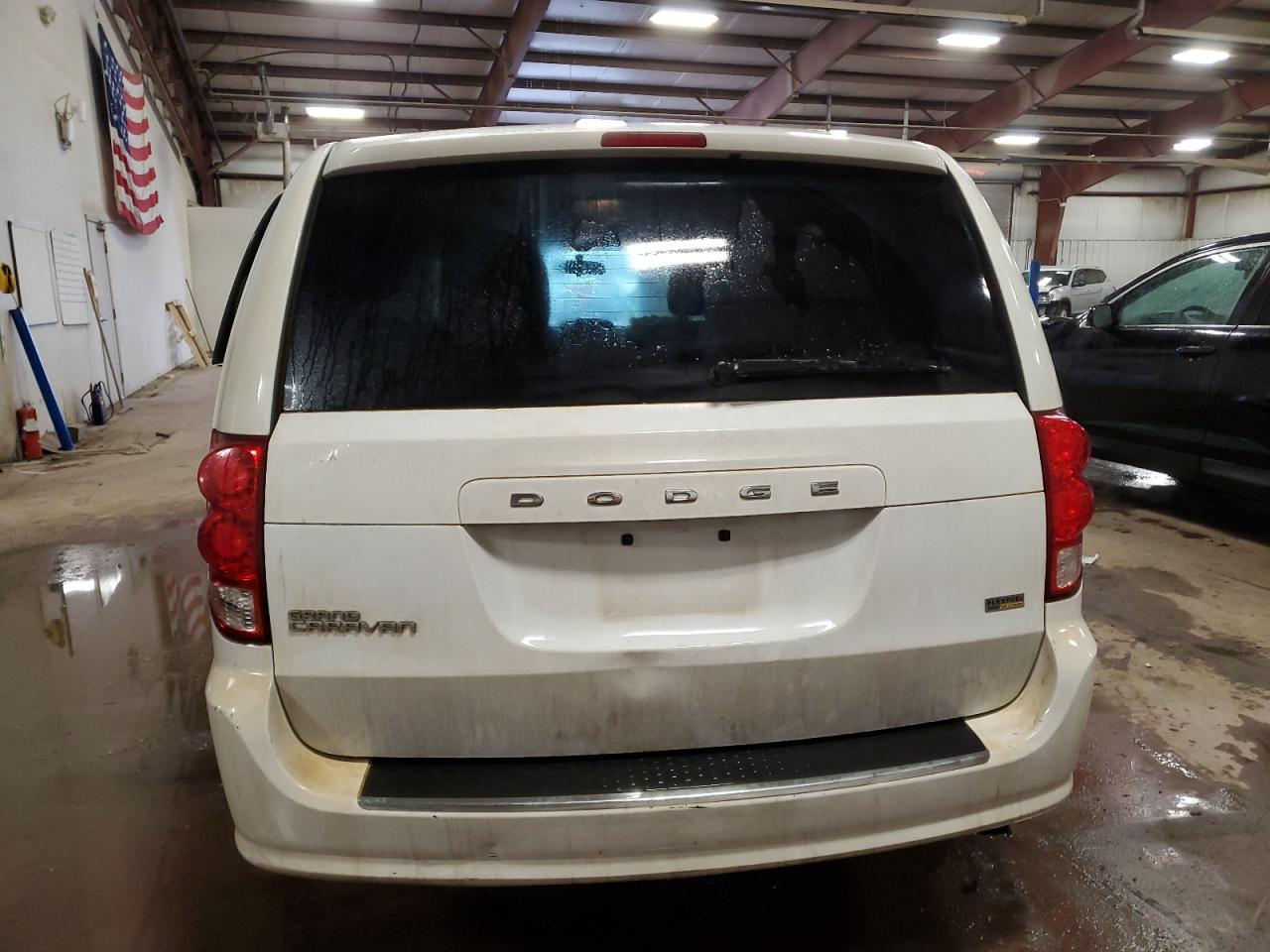 2014 Dodge Caravan VIN 2C4RDGBG7ER214642 Copart auction photo, front end / side damage thumbnail 6