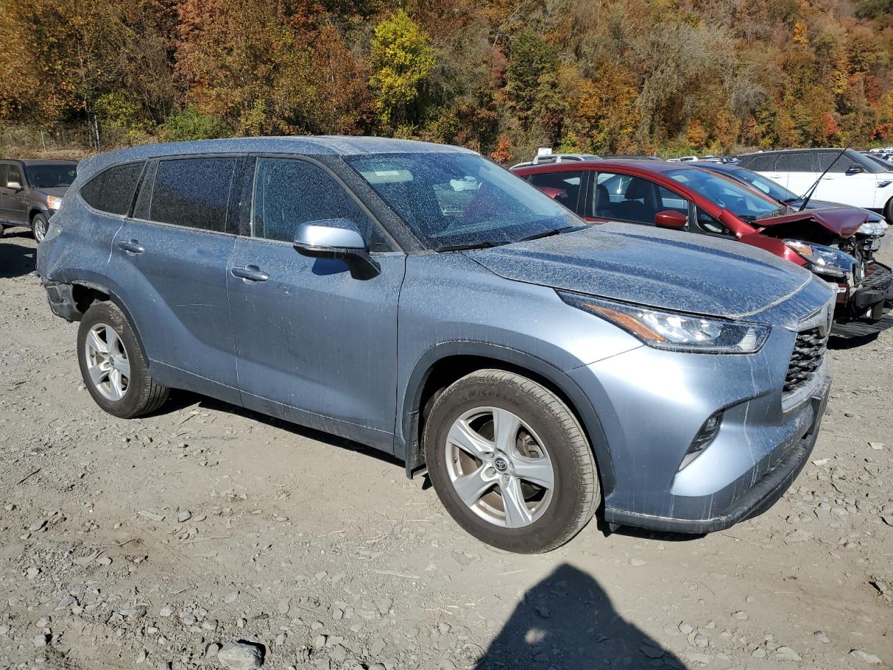 2020 Toyota Highlander VIN 5TDBZRBH0LS014889 Copart auction photo, rear end / minor dent/scratches damage thumbnail 4