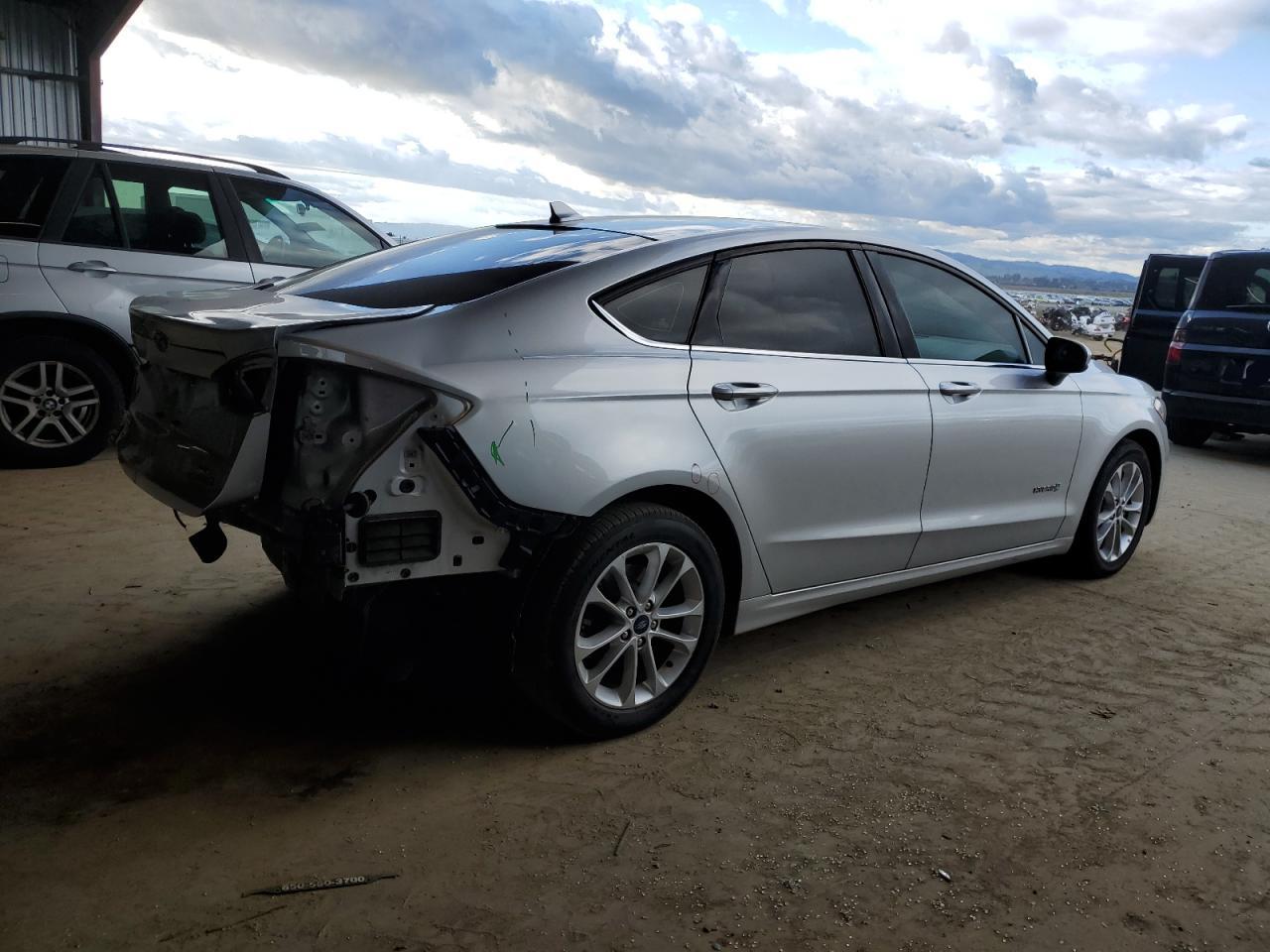 2019 Ford Fusion VIN 3FA6P0LU1KR105742 Copart auction photo, rear end damage thumbnail 3