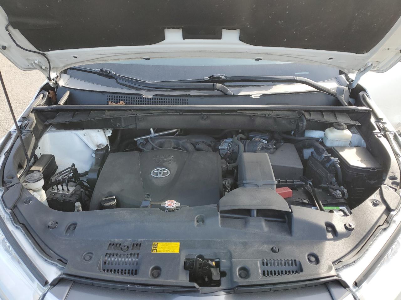 2018 Toyota Highlander VIN 5TDKZRFH6JS534313 Copart auction photo, side / minor dent/scratches damage thumbnail 12